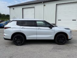 
										Mitsubishi Outlander full									