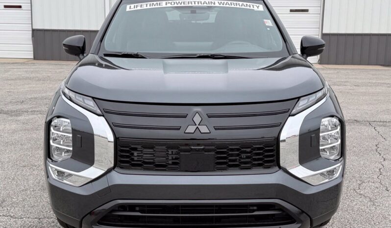
								Mitsubishi Outlander full									