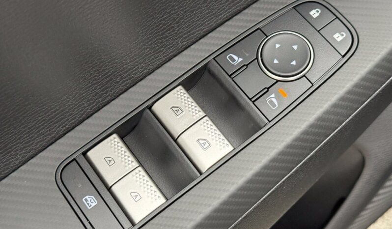 
								Mitsubishi Outlander full									