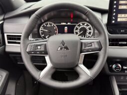 
										Mitsubishi Outlander full									