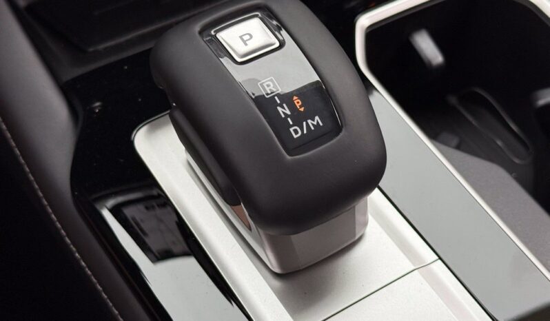 
								Mitsubishi Outlander full									