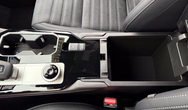 
								Mitsubishi Outlander full									