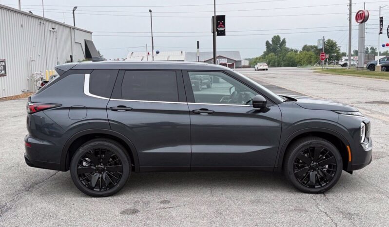 
								Mitsubishi Outlander full									