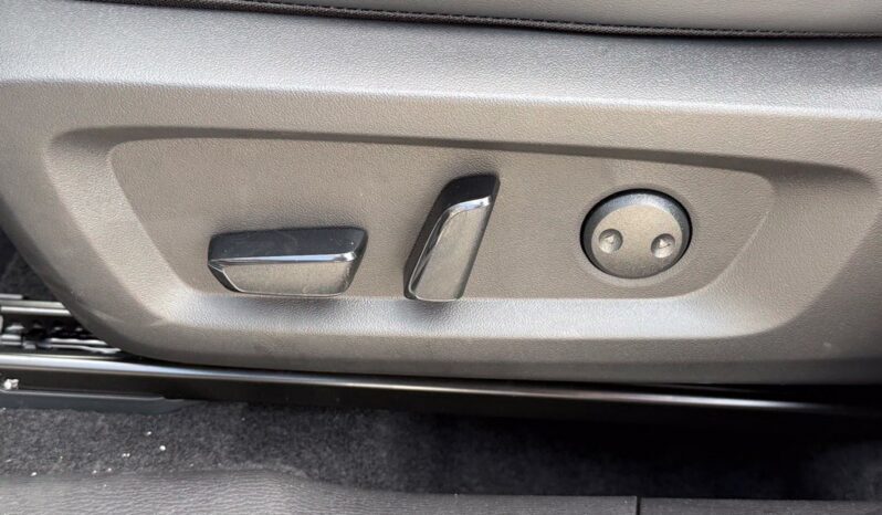 
								Mitsubishi Outlander full									