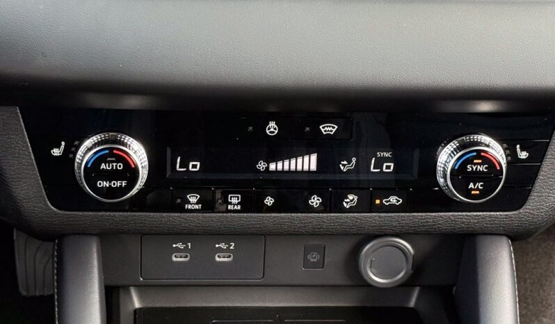
								Mitsubishi Outlander full									