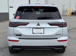 
										Mitsubishi Outlander full									