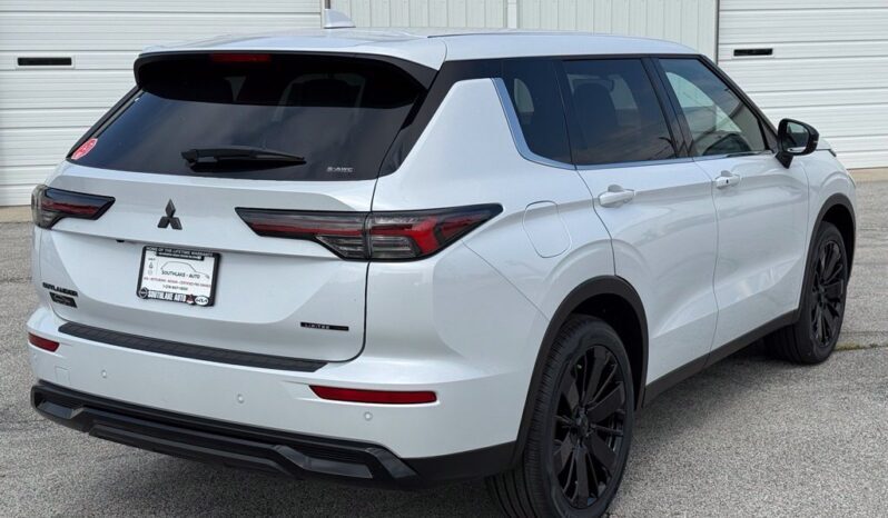 
								Mitsubishi Outlander full									