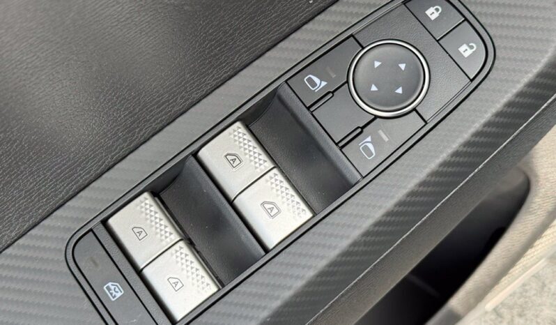 
								Mitsubishi Outlander full									