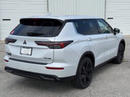 
										Mitsubishi Outlander full									