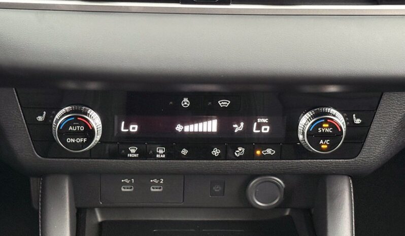 
								Mitsubishi Outlander full									
