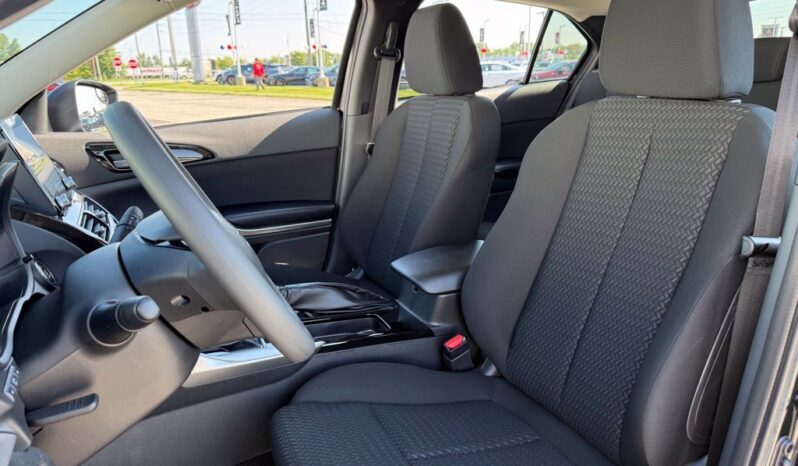 
								Mitsubishi Eclipse Cross full									