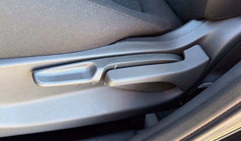 
								Mitsubishi Eclipse Cross full									