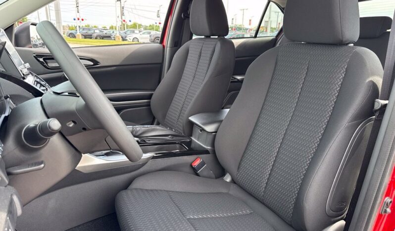 
								Mitsubishi Eclipse Cross full									