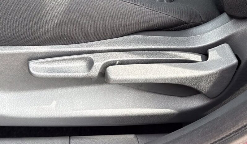 
								Mitsubishi Eclipse Cross full									