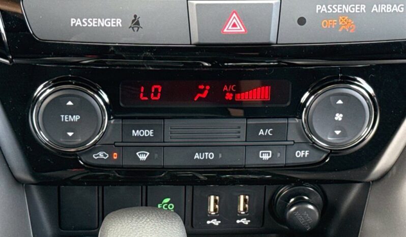 
								Mitsubishi Eclipse Cross full									