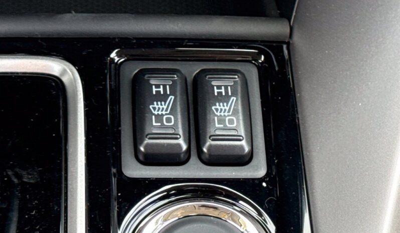 
								Mitsubishi Eclipse Cross full									