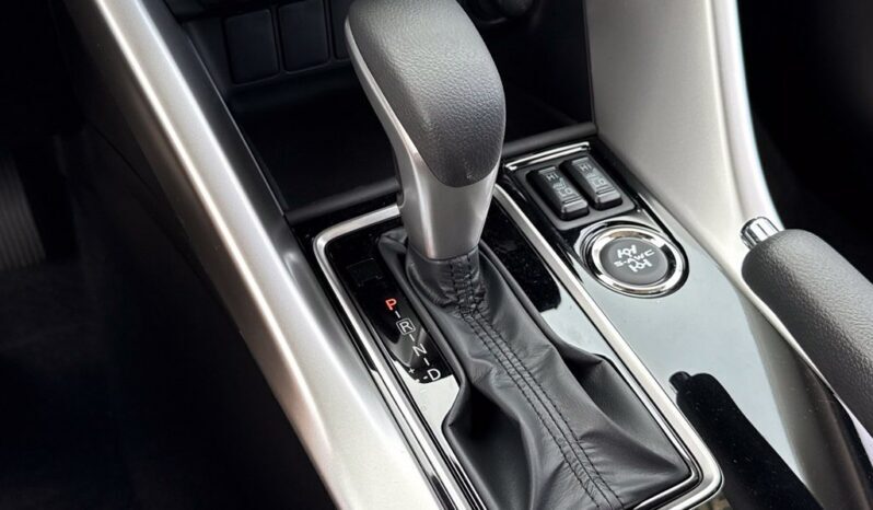 
								Mitsubishi Eclipse Cross full									