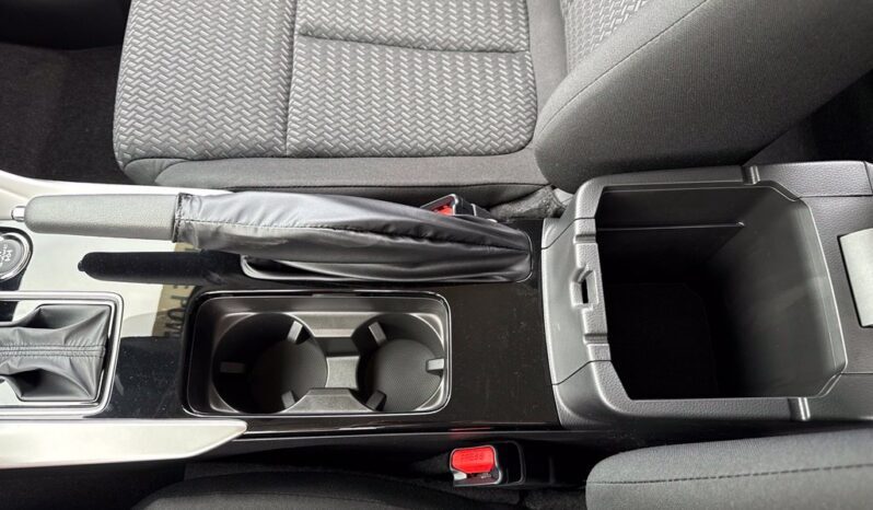 
								Mitsubishi Eclipse Cross full									