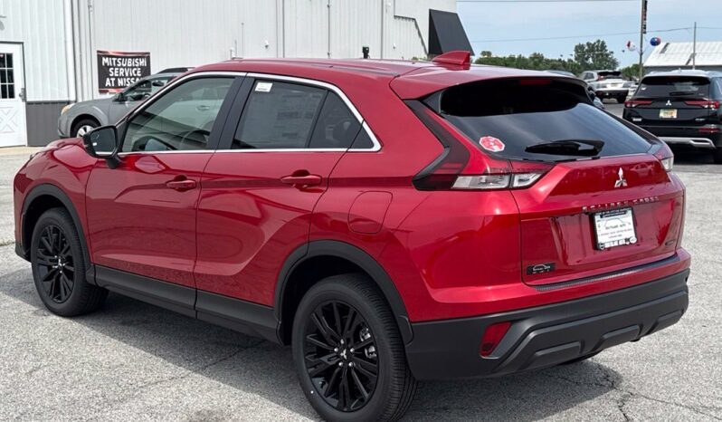 
								Mitsubishi Eclipse Cross full									