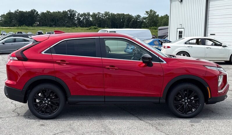 
								Mitsubishi Eclipse Cross full									