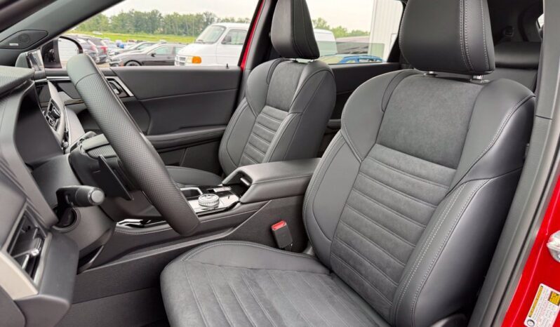 
								Mitsubishi Outlander full									