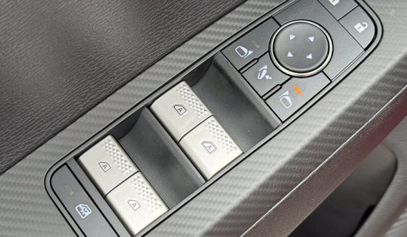 
								Mitsubishi Outlander full									