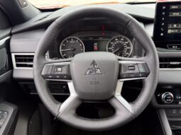 
										Mitsubishi Outlander full									
