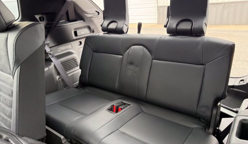 
								Mitsubishi Outlander full									