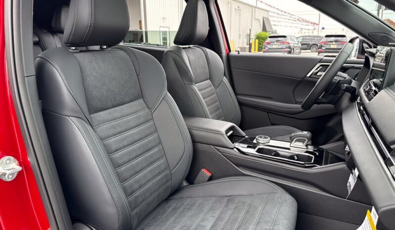 
								Mitsubishi Outlander full									