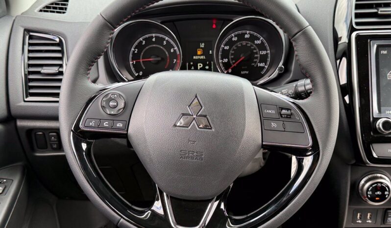 
								Mitsubishi Outlander Sport full									