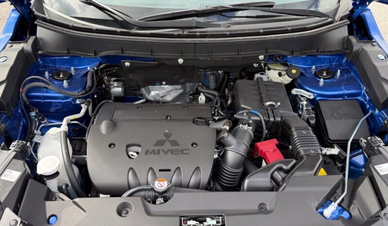 
								Mitsubishi Outlander Sport full									