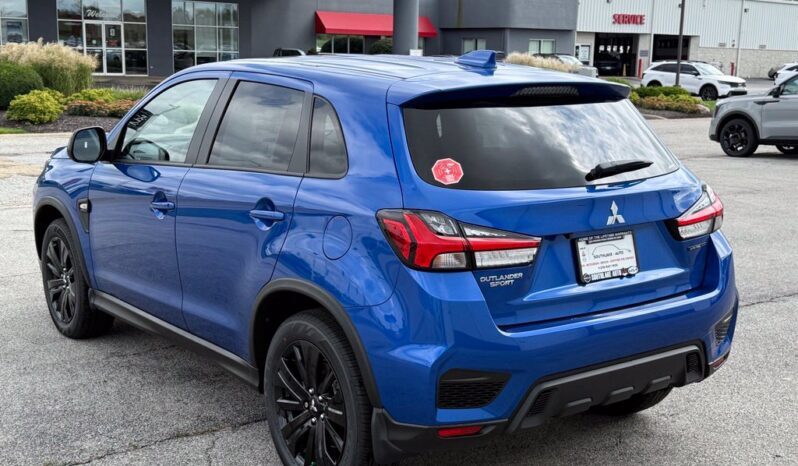 
								Mitsubishi Outlander Sport full									