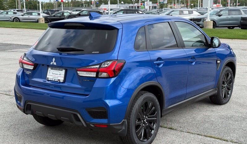 
								Mitsubishi Outlander Sport full									