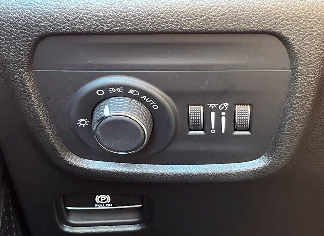 
								Jeep Grand Cherokee L full									
