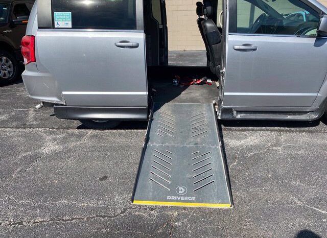 
								Dodge Grand Caravan full									