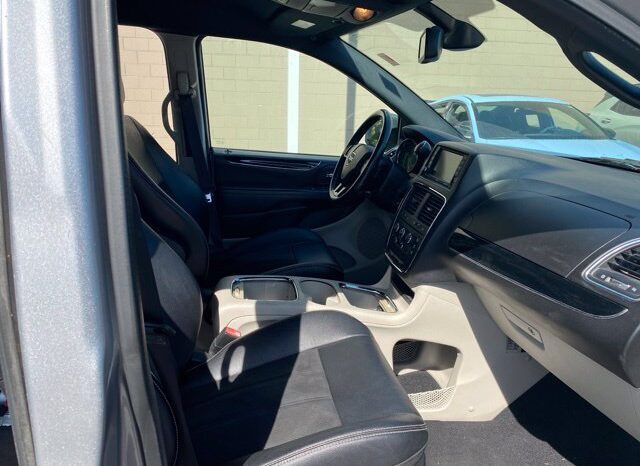 
								Dodge Grand Caravan full									