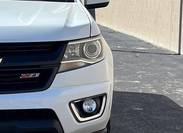 
								Chevrolet Colorado full									