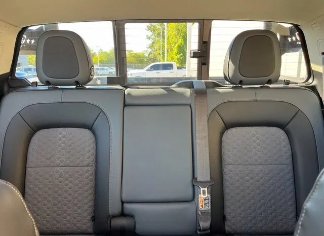 
								Chevrolet Colorado full									