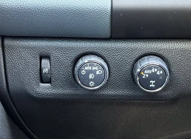 
								Chevrolet Colorado full									