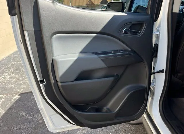 
								Chevrolet Colorado full									