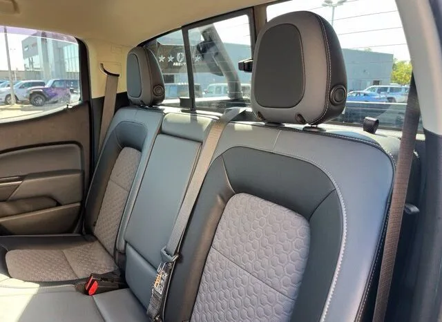 
								Chevrolet Colorado full									