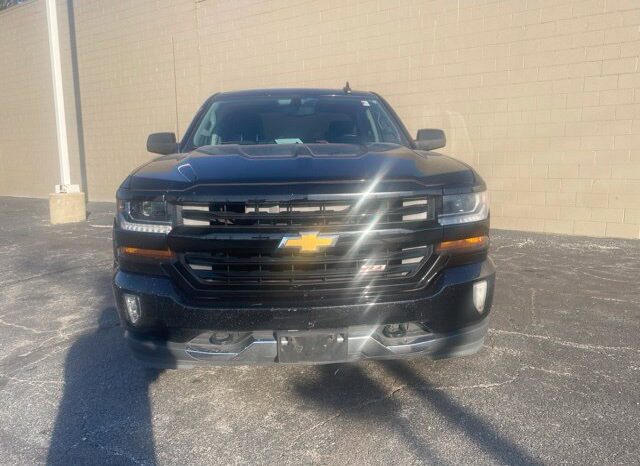 
								Chevrolet Silverado 1500 full									
