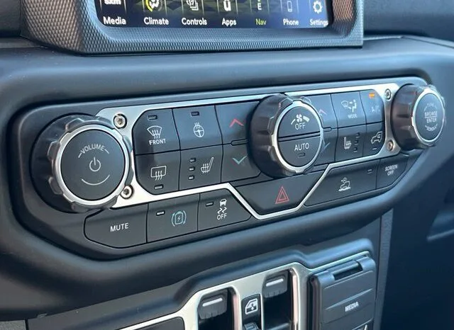 
								Jeep Wrangler full									