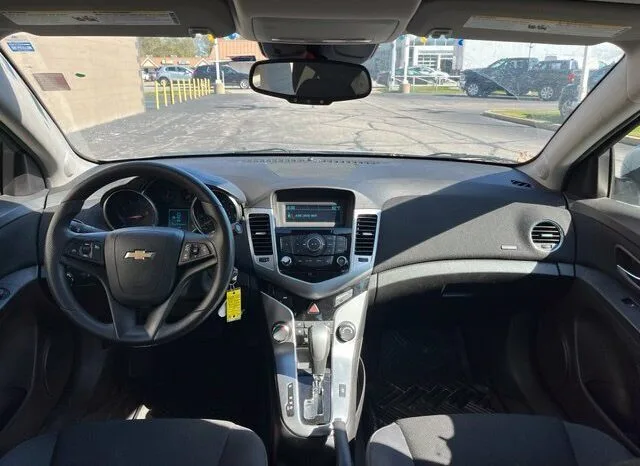 
								Chevrolet Cruze Limited full									