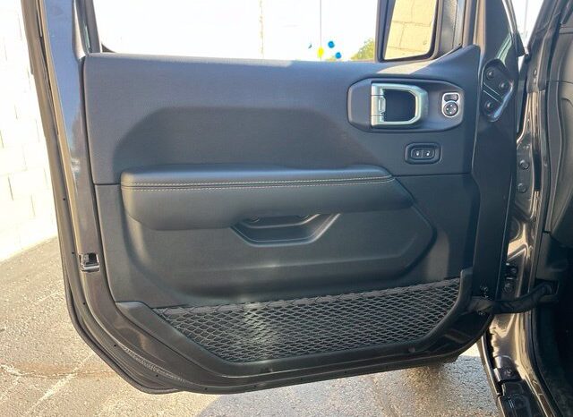 
								Jeep Wrangler full									