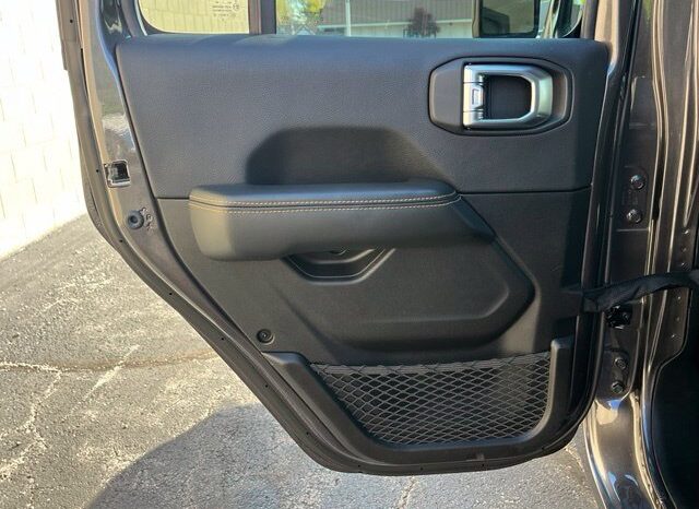 
								Jeep Wrangler full									