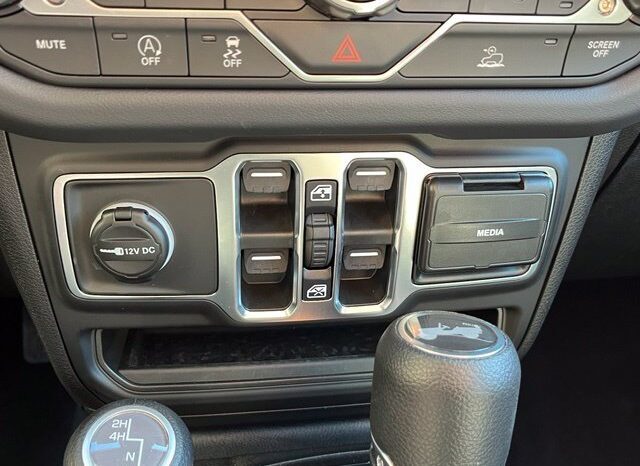 
								Jeep Wrangler full									