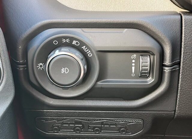 
								Jeep Wrangler full									
