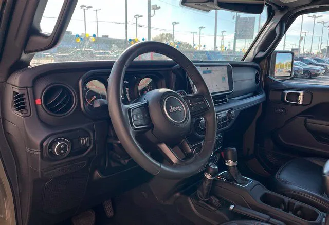 
								Jeep Gladiator full									