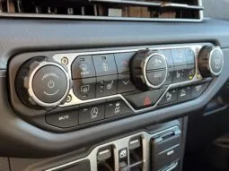 
										Jeep Gladiator full									